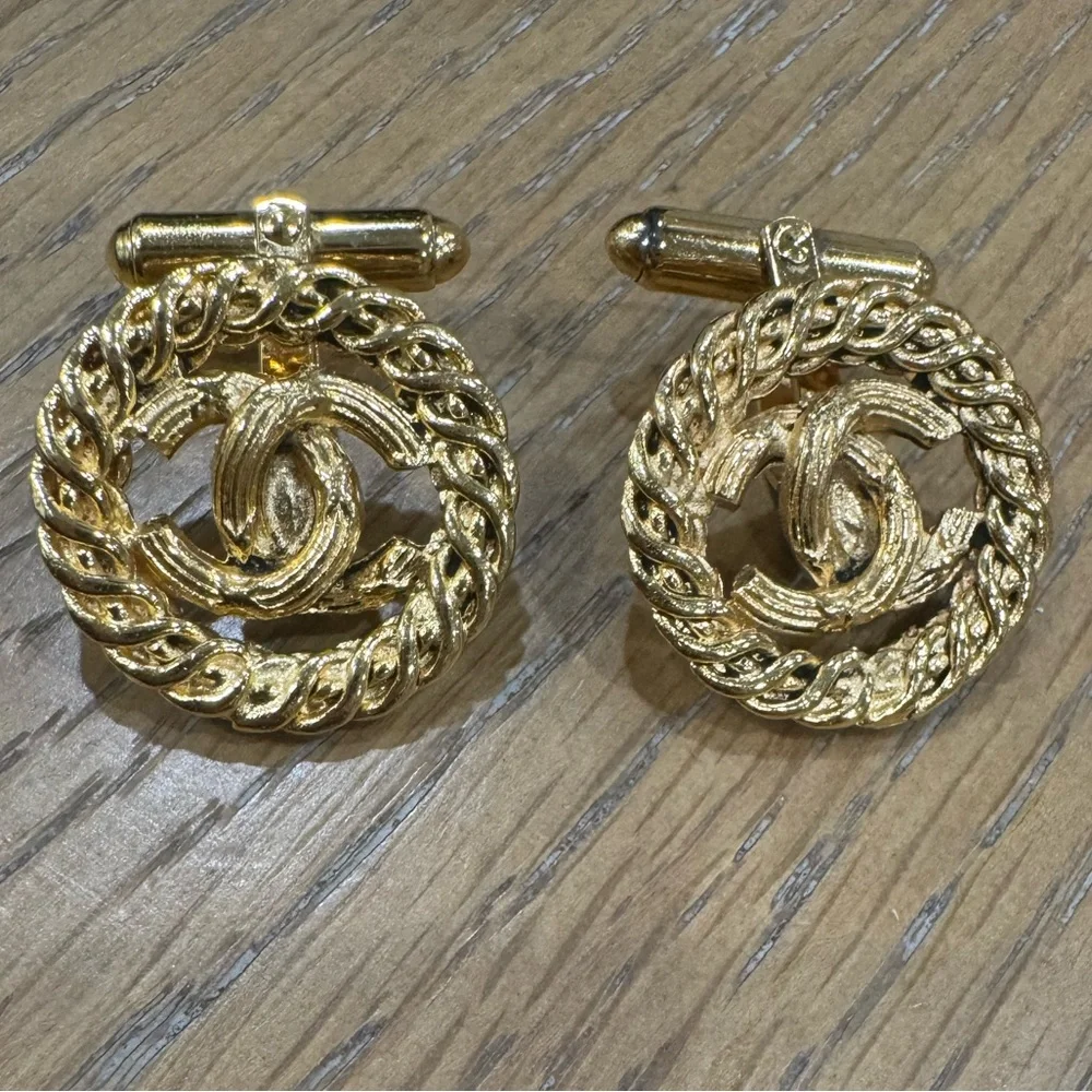 Chanel Gold Plated CC Cufflinks - Picture 1 of 1